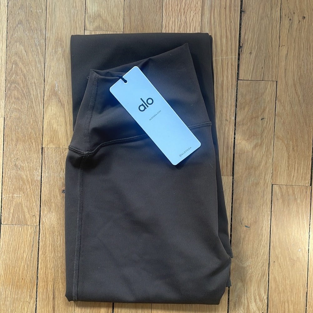 BRAND NEW ALO YOGA Airbrush High-Waist Bootcut Legging Espresso brown